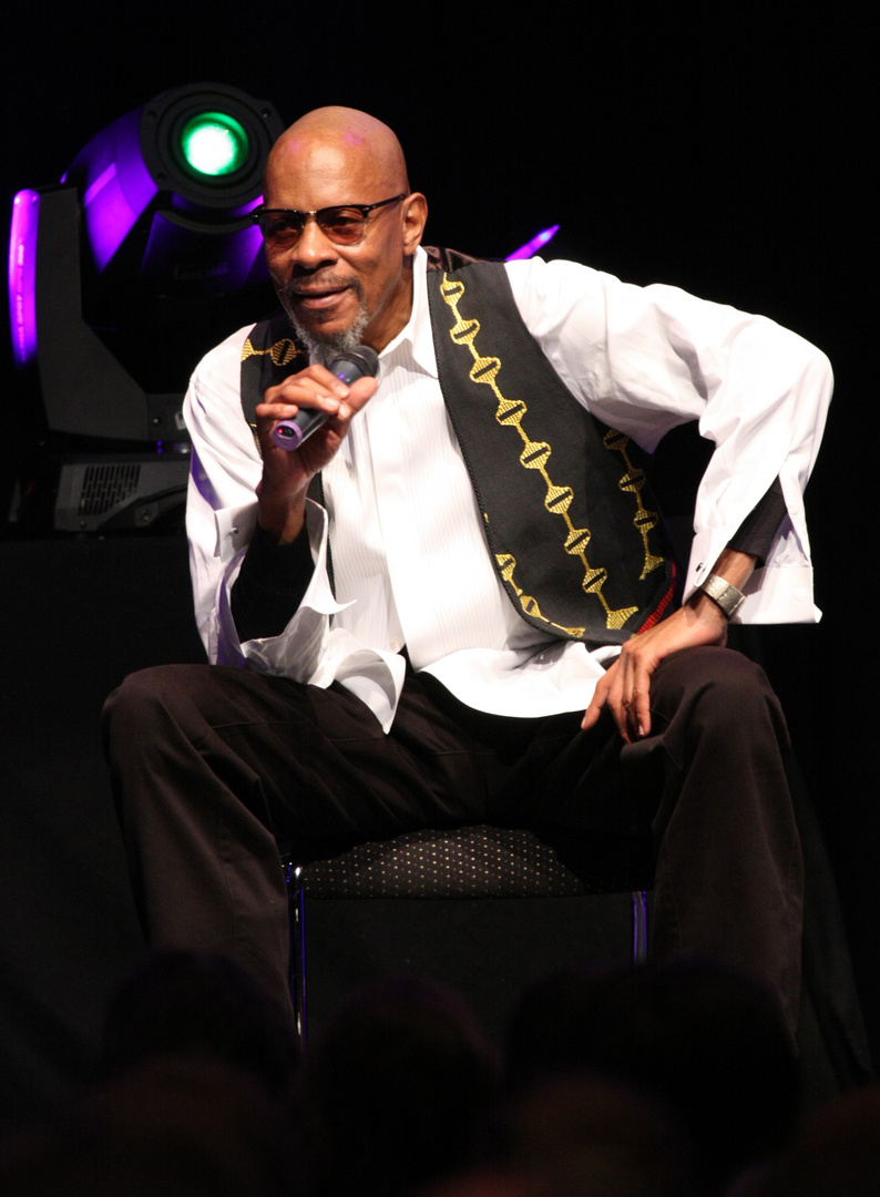 Fedcon special 2011 - Captain Sisko is on stage