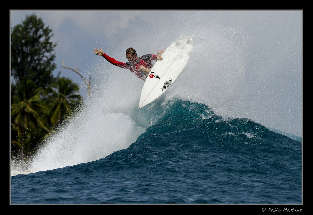 Federico Pilurzu Grabbing in Lance´s left