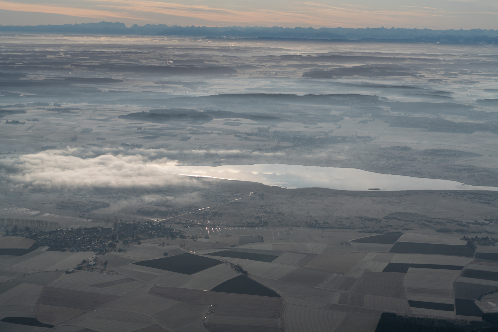 Federsee mit Alpen