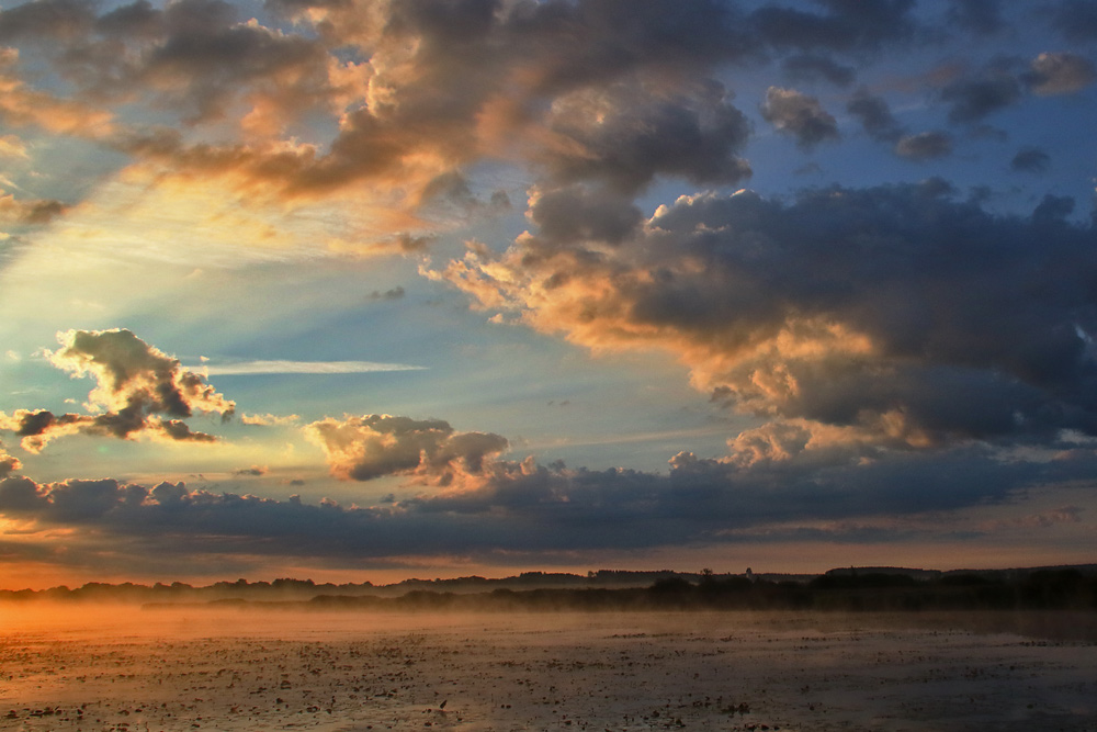 Federsee mit Wolkenstimmung