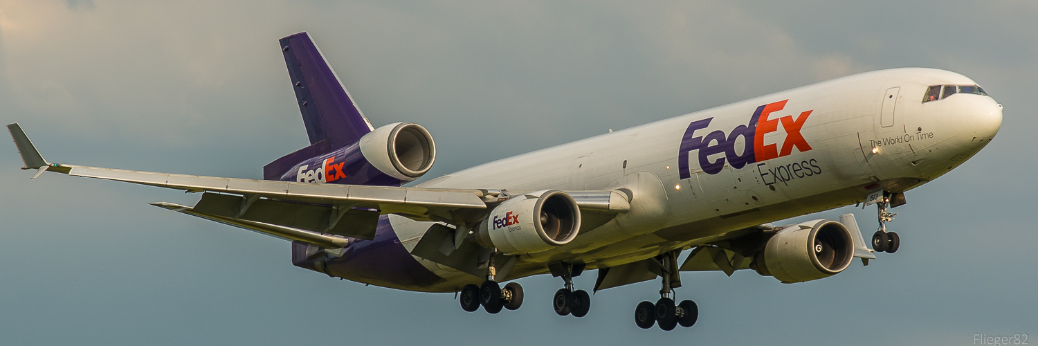 FedEx MD11 approaching Paris