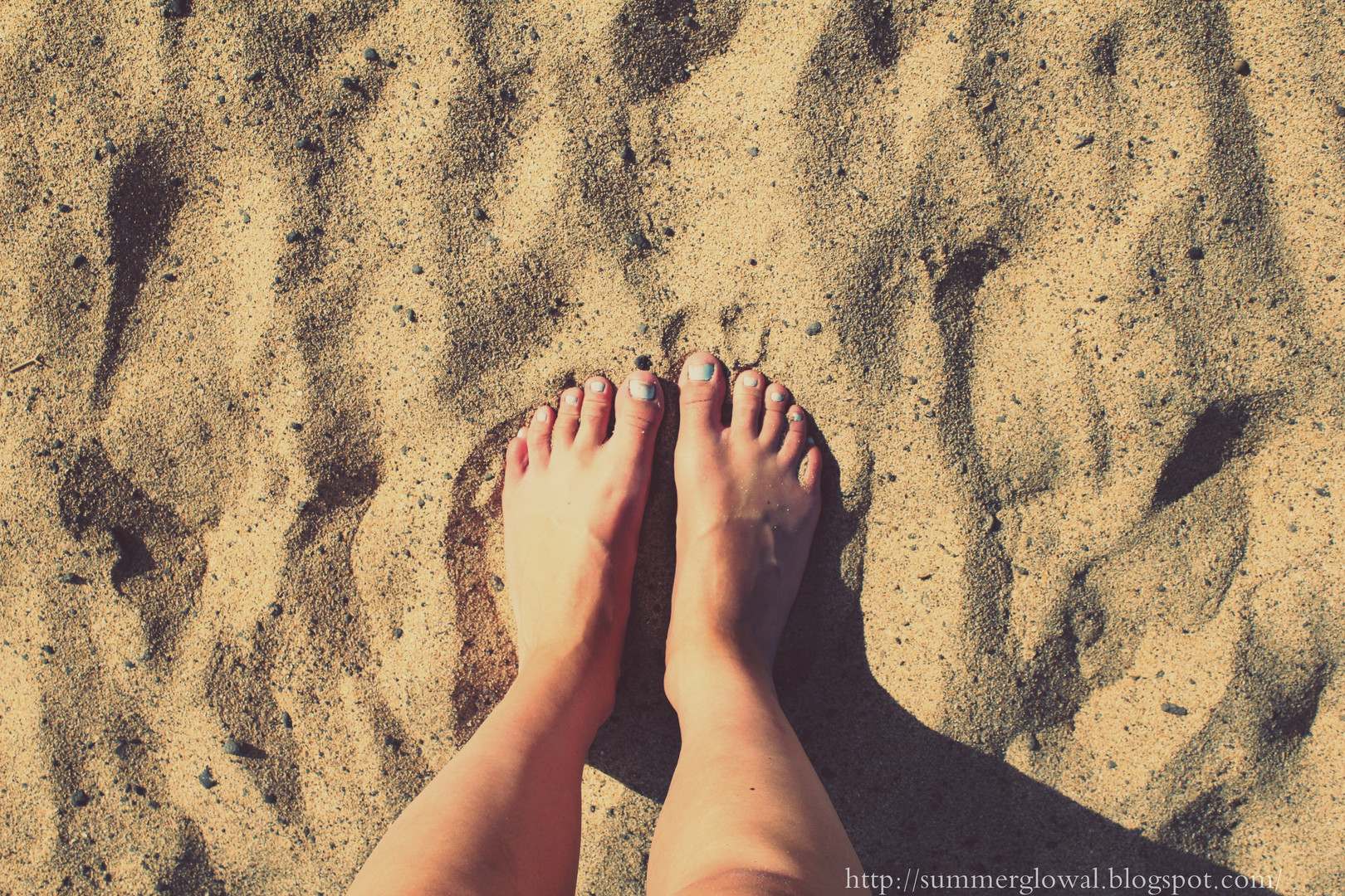 Feets and sand