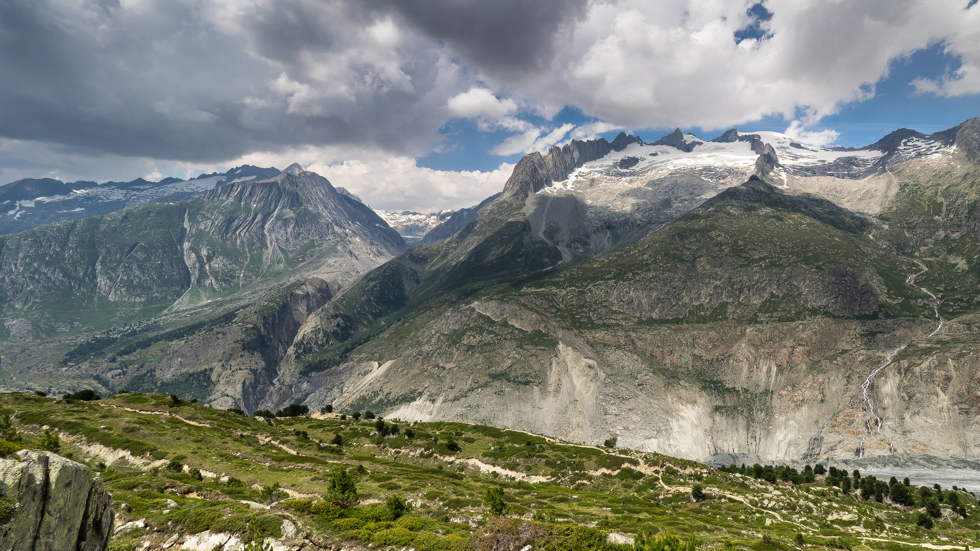 Fehlender Gletscher, wankende Berge