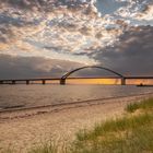 Fehmarnsundbrücke im Sonnenuntergang