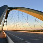 Fehmarnsundbrücke in den letzten Strahlen der Sonne