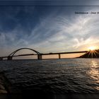Fehmarnsundbrücke mit Sonnenuntergang