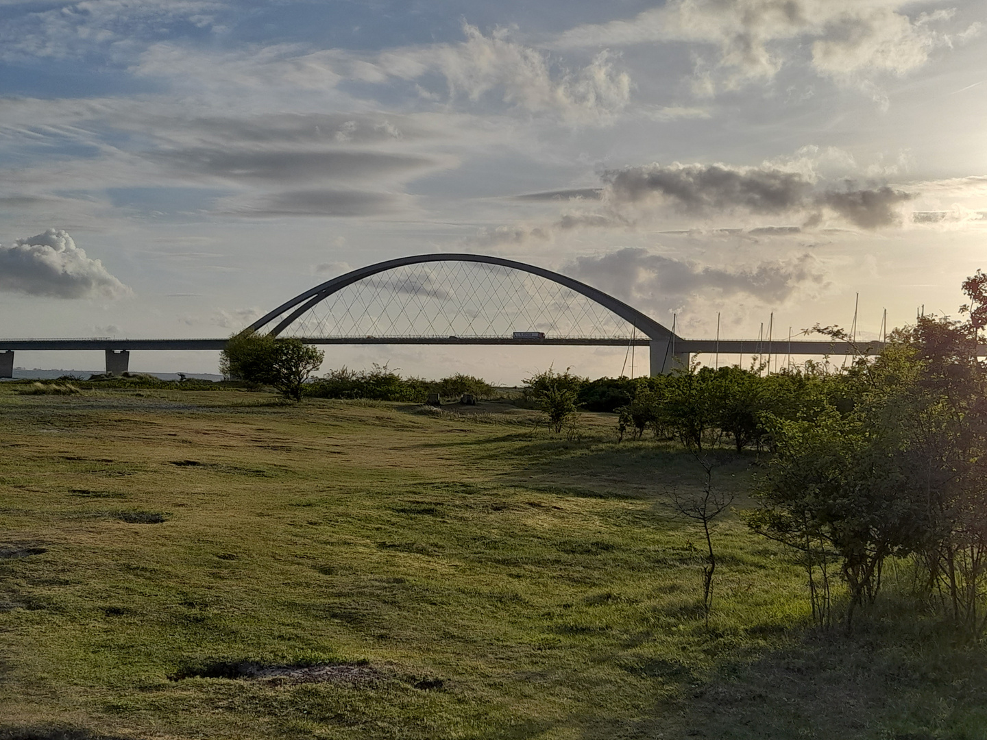 Fehmarnsundbrücke oder " Kleiderbügel "