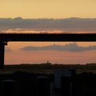 Fehmarnsundbrücke vor dem Abendhimmel