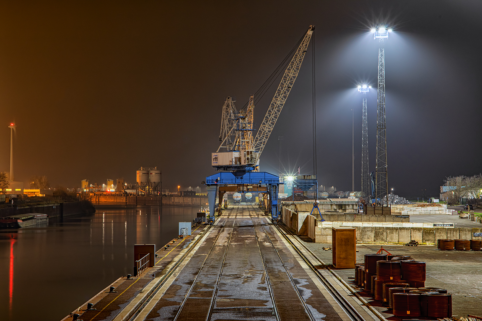 Feierabend im Kanalhafen / Trennungsdamm...