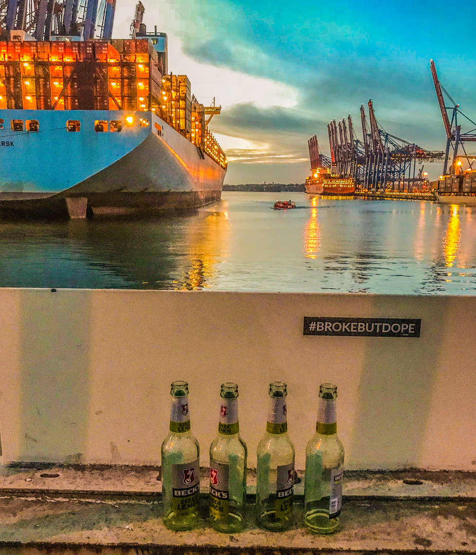 Feierabendbier am Hafen