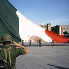 Feierliches Einholen der Flagge