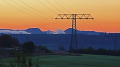 Feines Morgenrot, Nebel über der Elbe und verbunden mit besonderer Fernsicht...