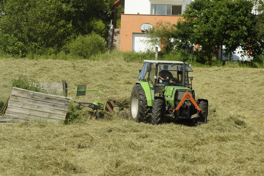 Feld Arbeiten am Stadtrand