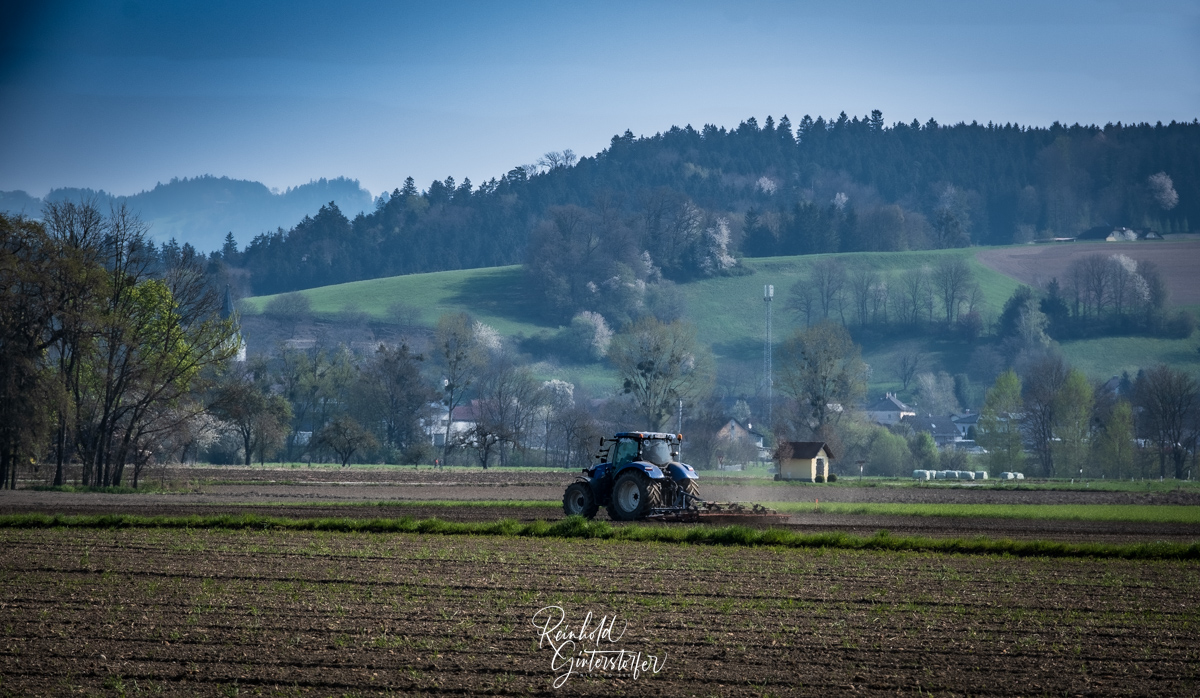 Feldarbeit im Frühjahr