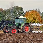 \\\\ /   Feldarbeit im Herbst   \ ////