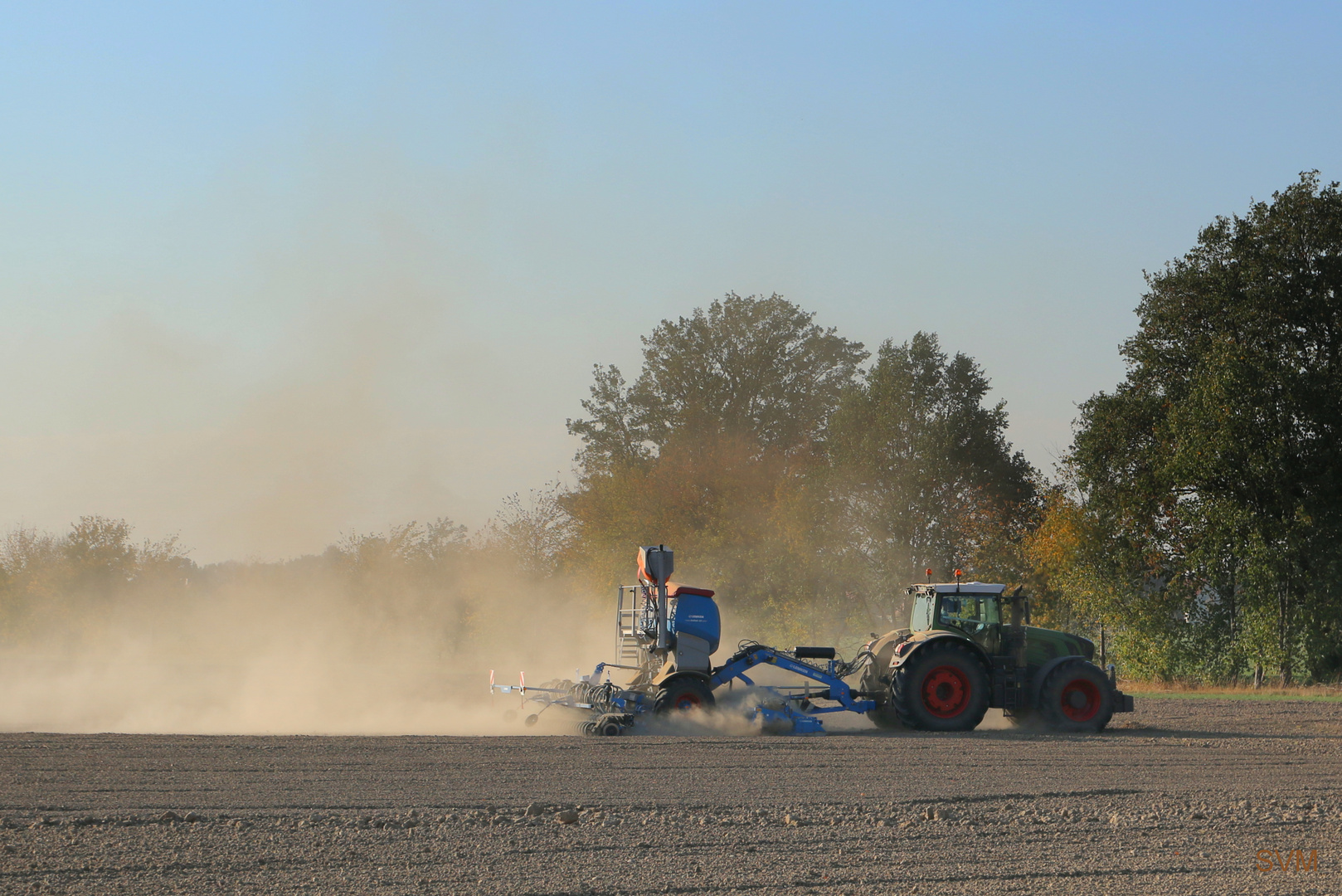 Feldarbeiten im Herbst