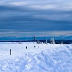 Feldberg im Winter mit intensiven Blautönen