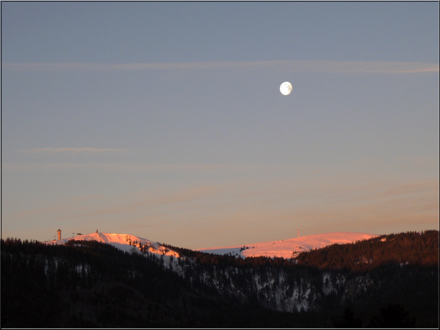 Feldberg - Sonnenaufgang mit Mond