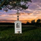 Feldkreuz beim Sonnenuntergang