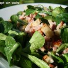 Feldsalat mit Speck und Croutons