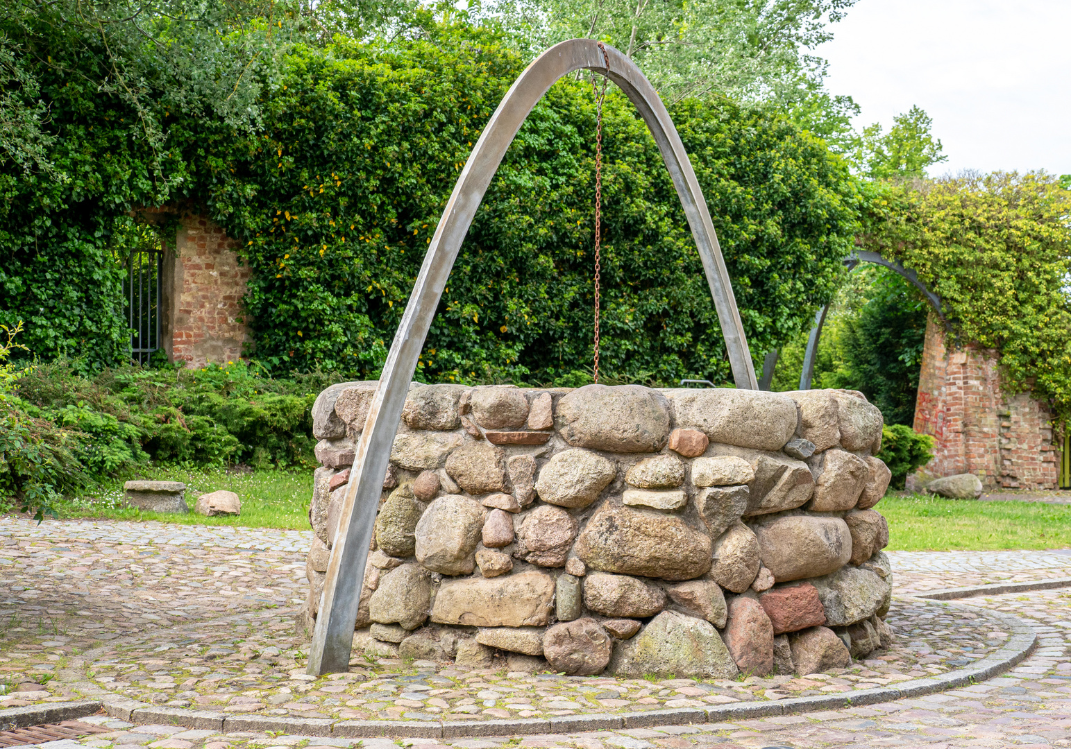 Feldsteinbrunnen am Kloster in Ribnitz 