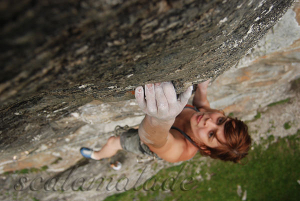 Felicitas Feller climbs "Ferdinand Purrligääger" 7c