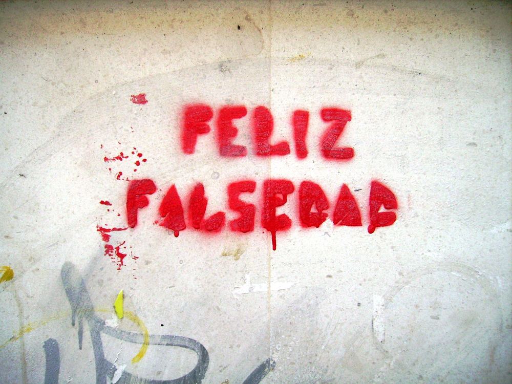 Feliz falsedad.