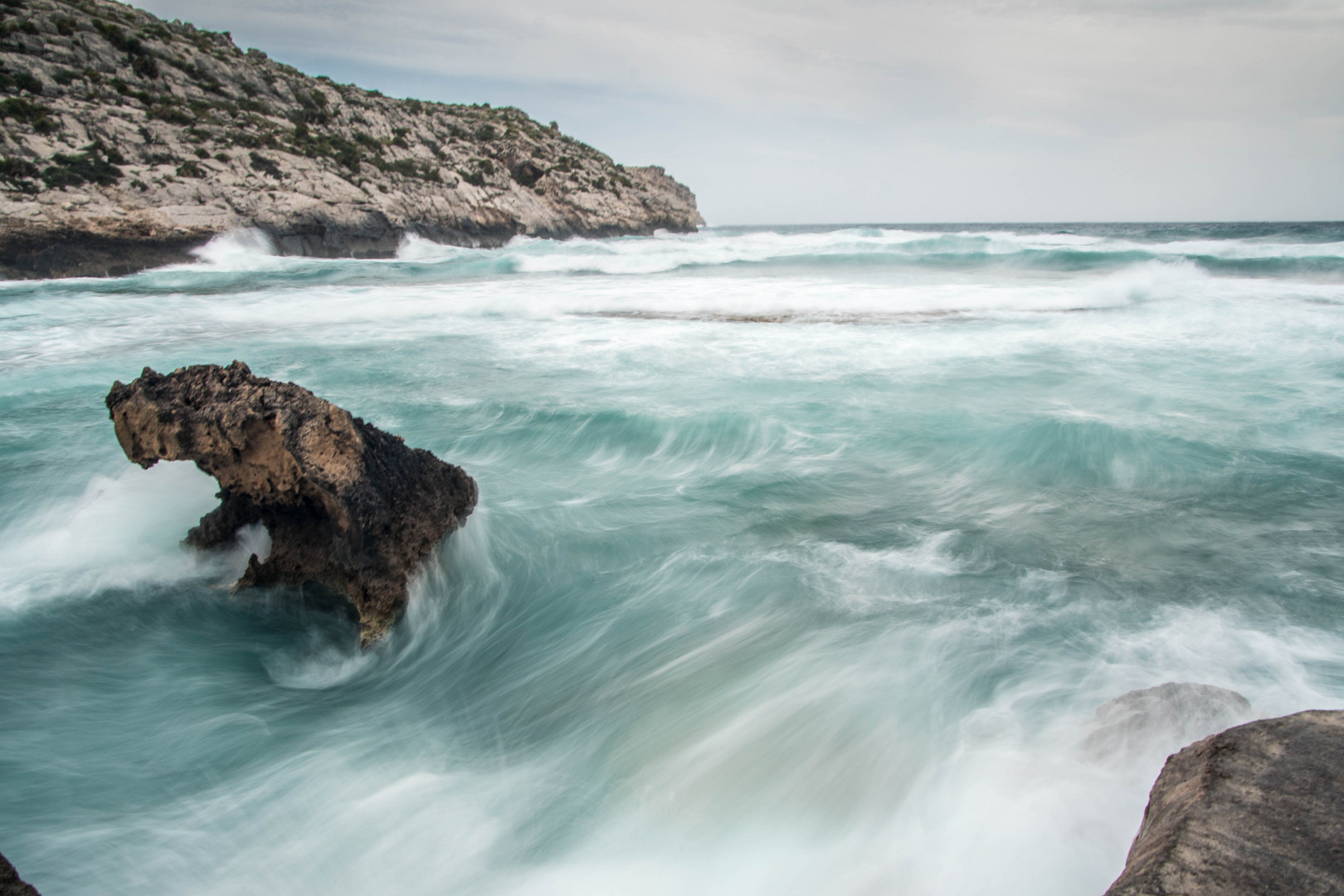 Fels in der Brandung Foto & Bild | europe, balearic islands, spain ...