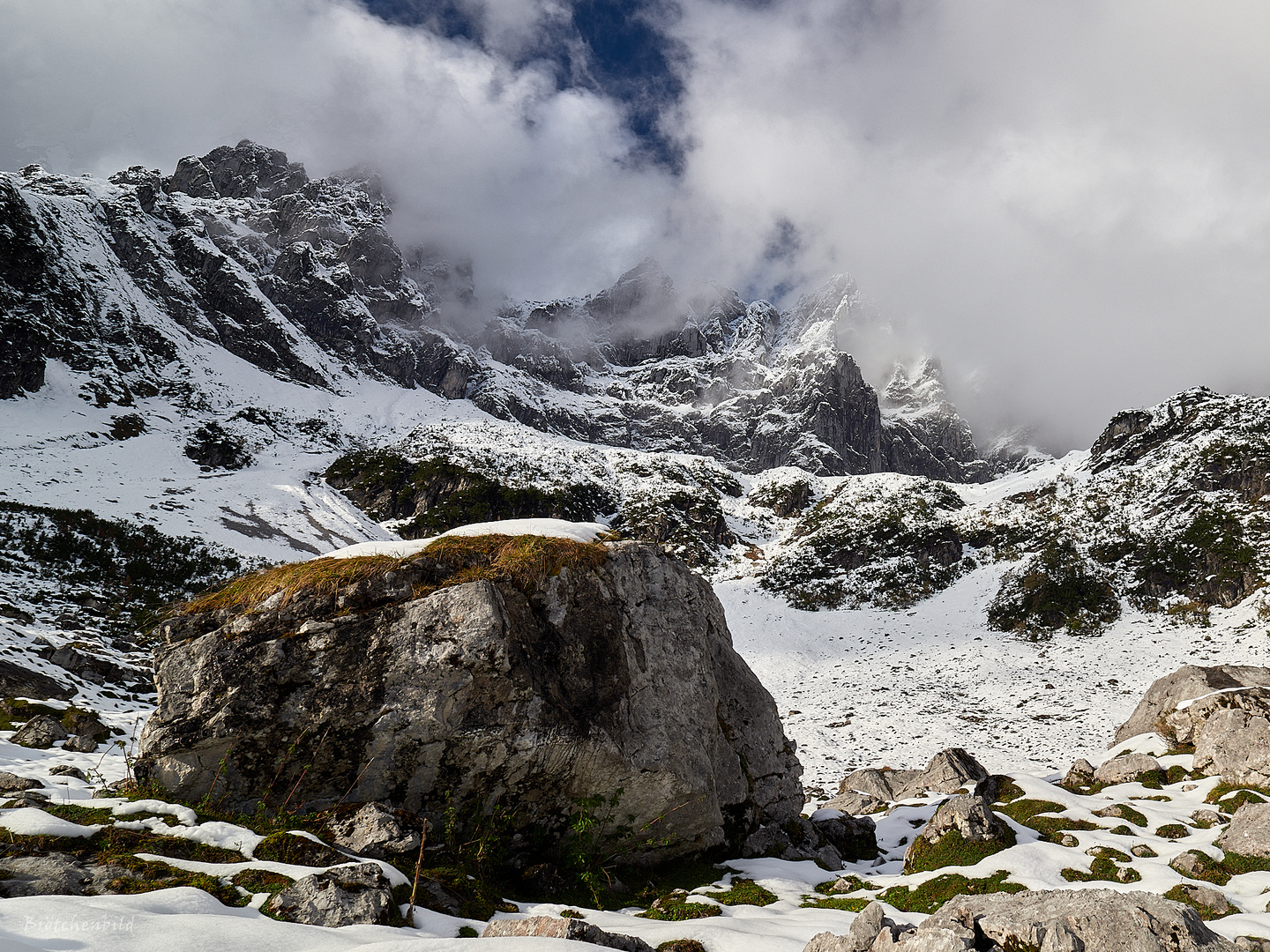 Fels vor Regalmspitze und Ackerlspitze