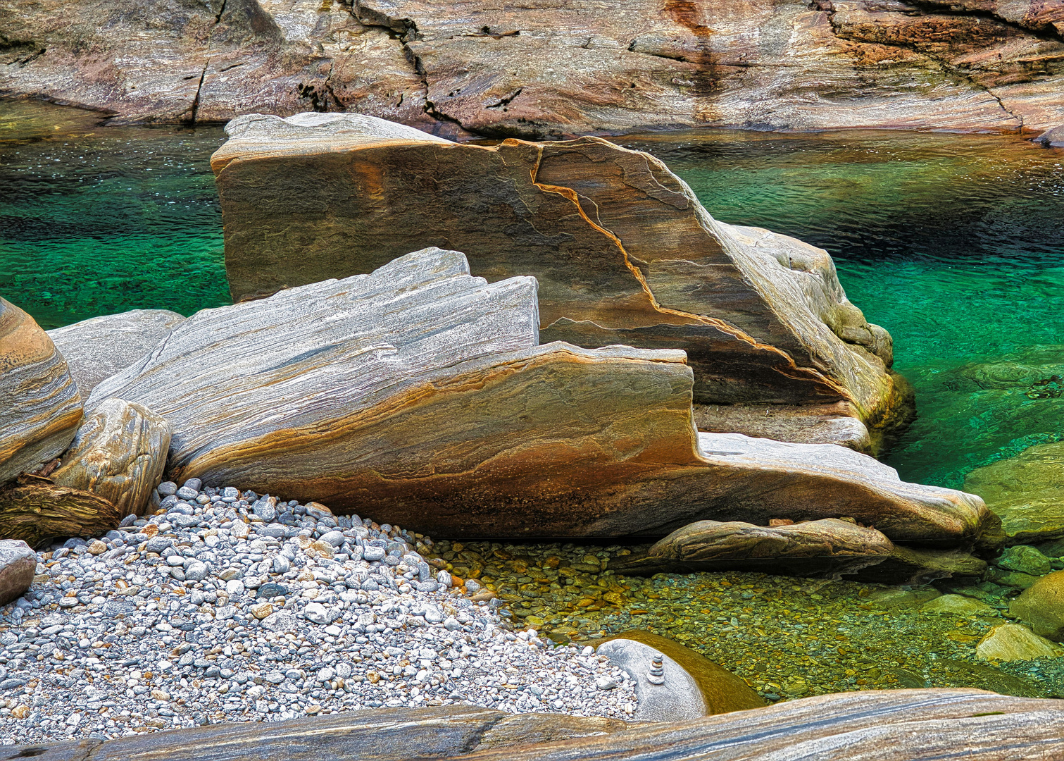 Felsblock im valle verzasca, Tessin