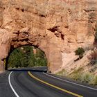 Felsdurchbruch auf dem Weg zum Bryce Canyon