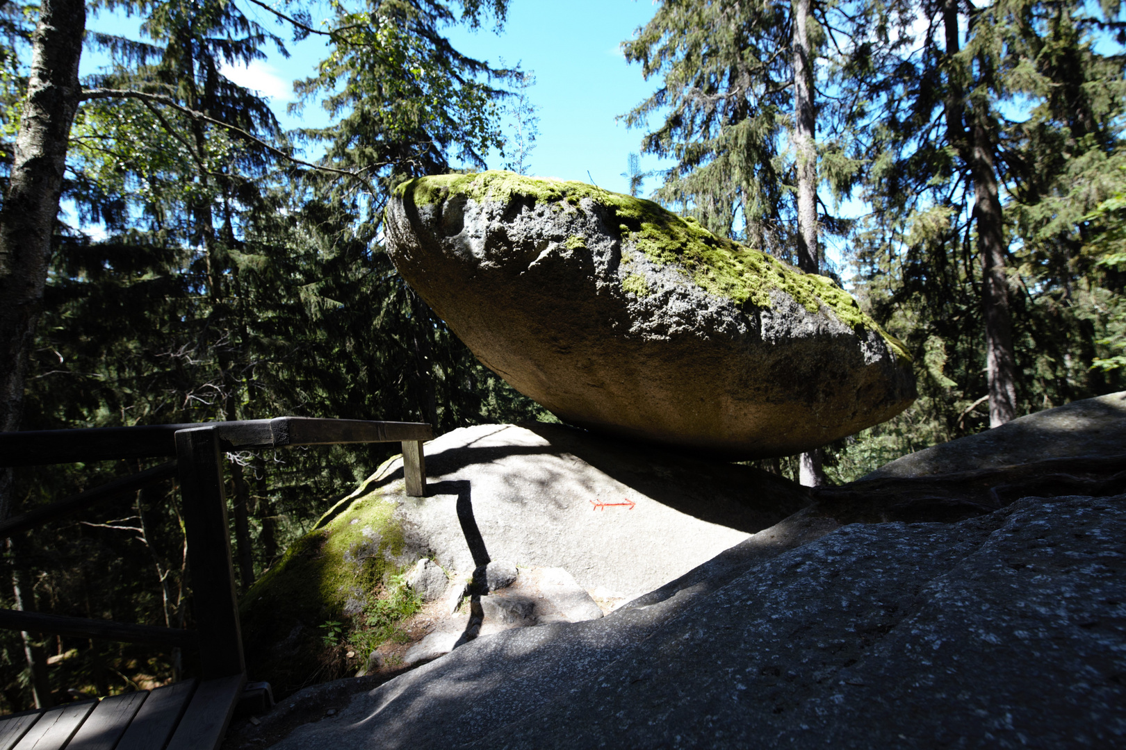 Felsen balncierender Felsen