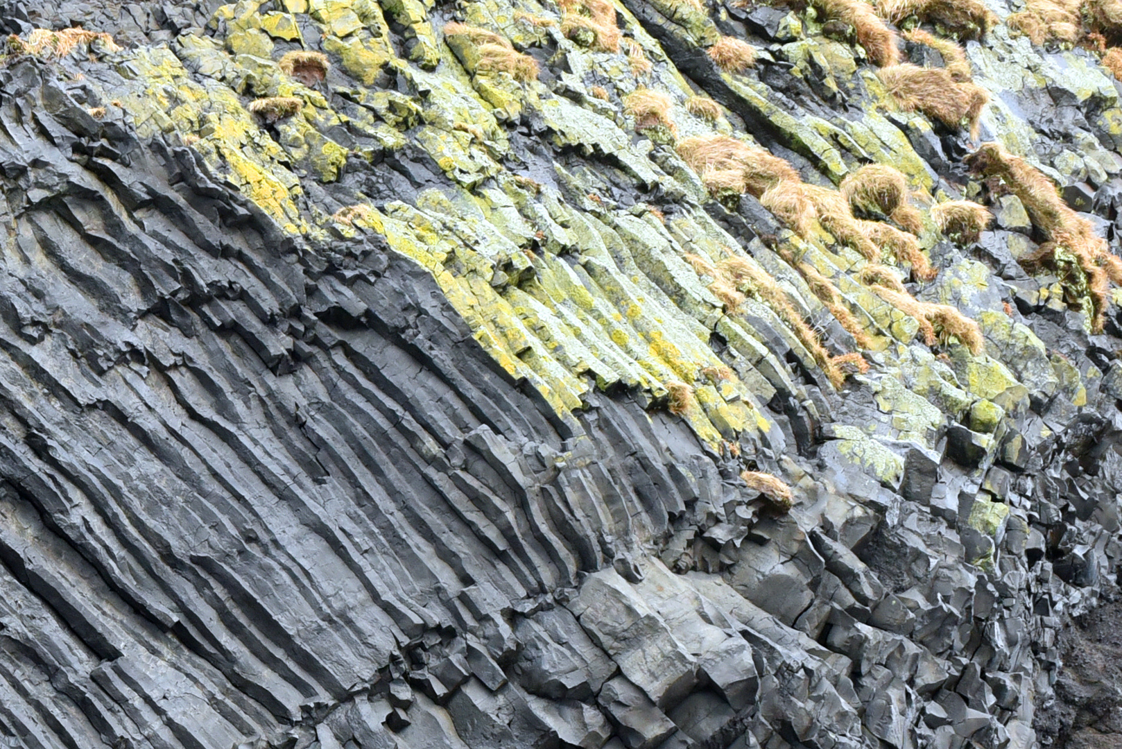 Felsen bei Reynisdrangar