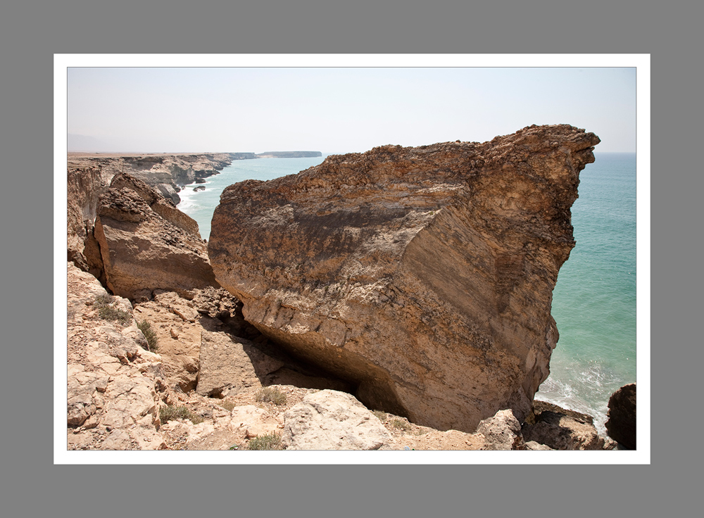 FELSEN BEI TAQAH in OSTSALALAH