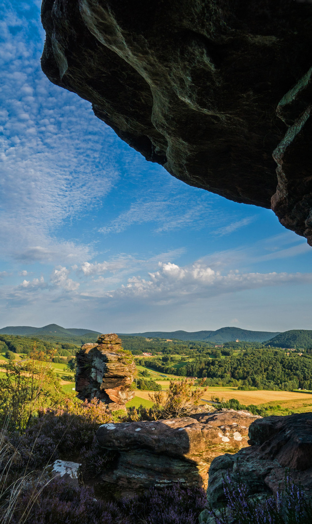 Felsen .... Himmel .... Wald