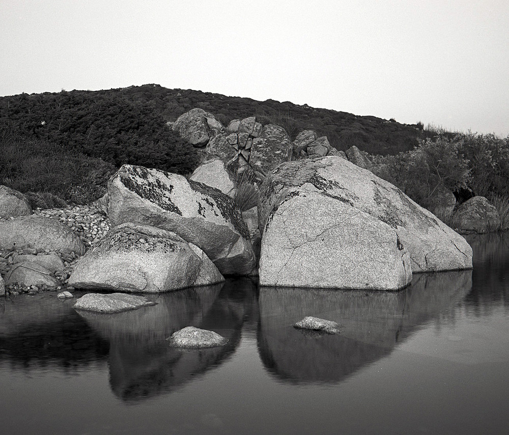 Felsen im Wasser (Vignola Mare)