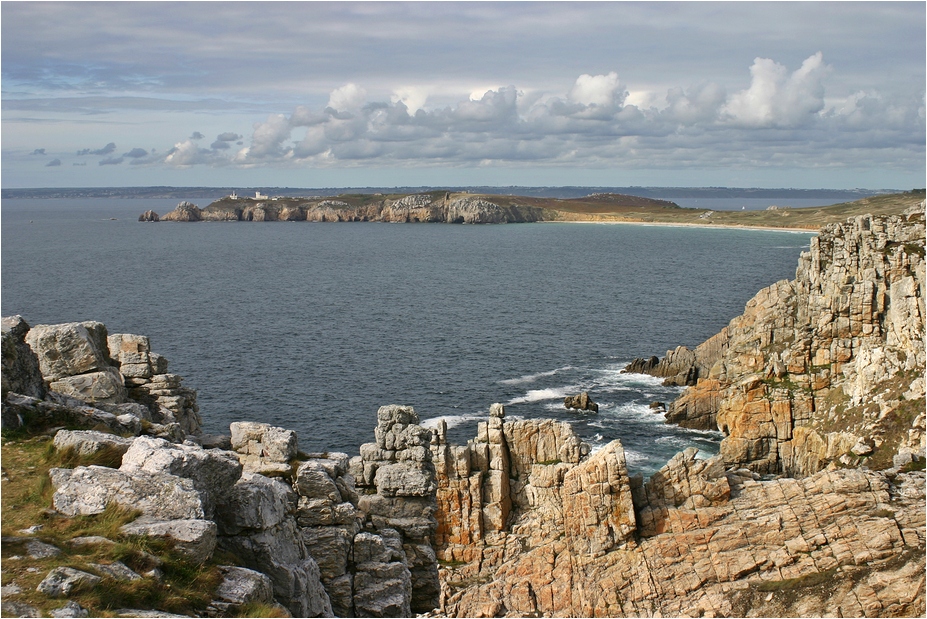 Felsen, Meer, Strand und Himmel....