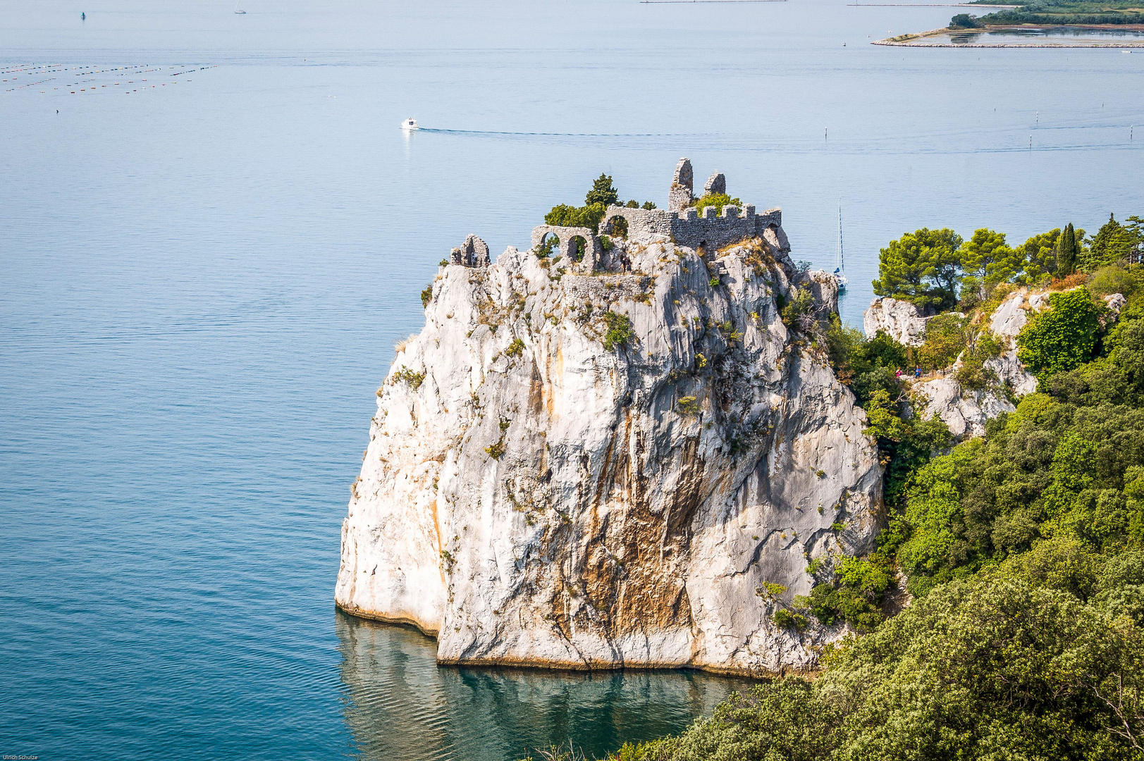 Felsen neben Schloss Duino