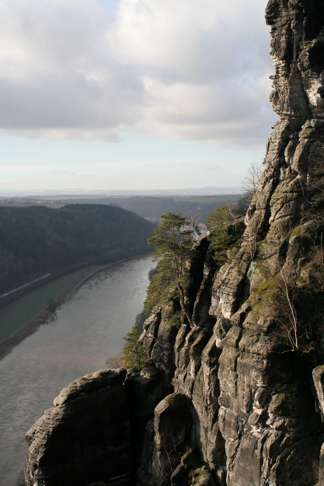 Felsen über der Elbe