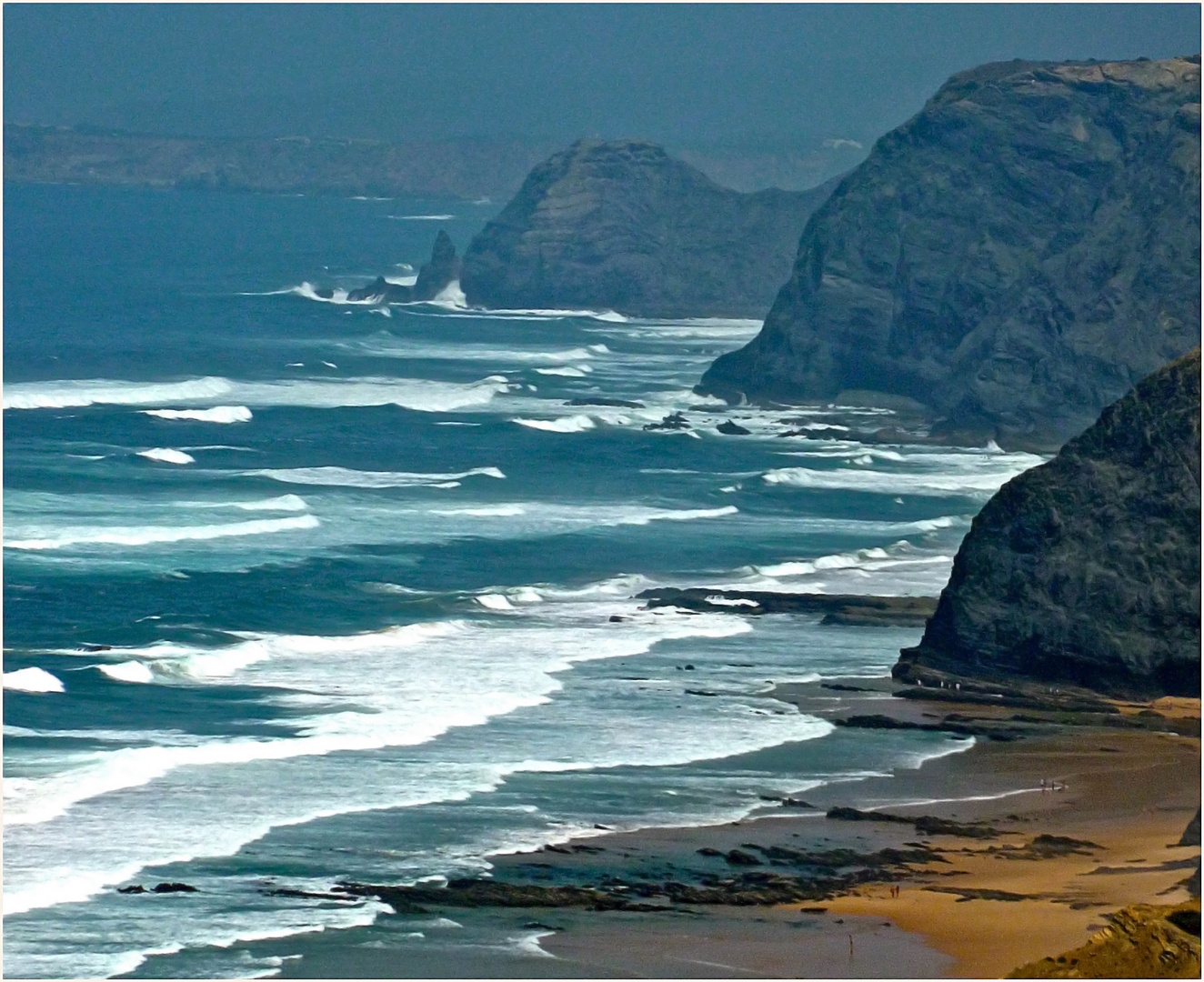 Felsen und Meer