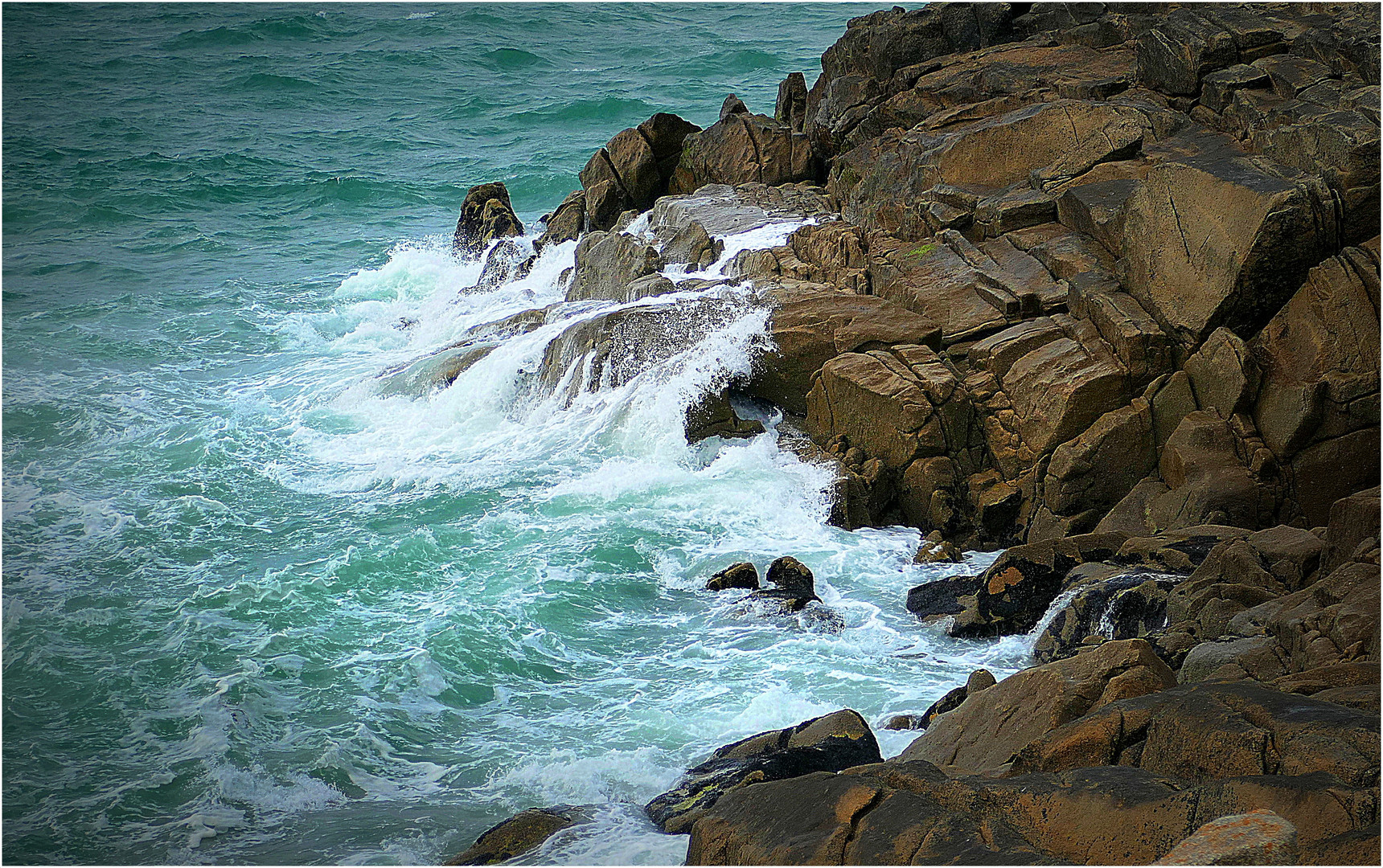 Felsen und Meer