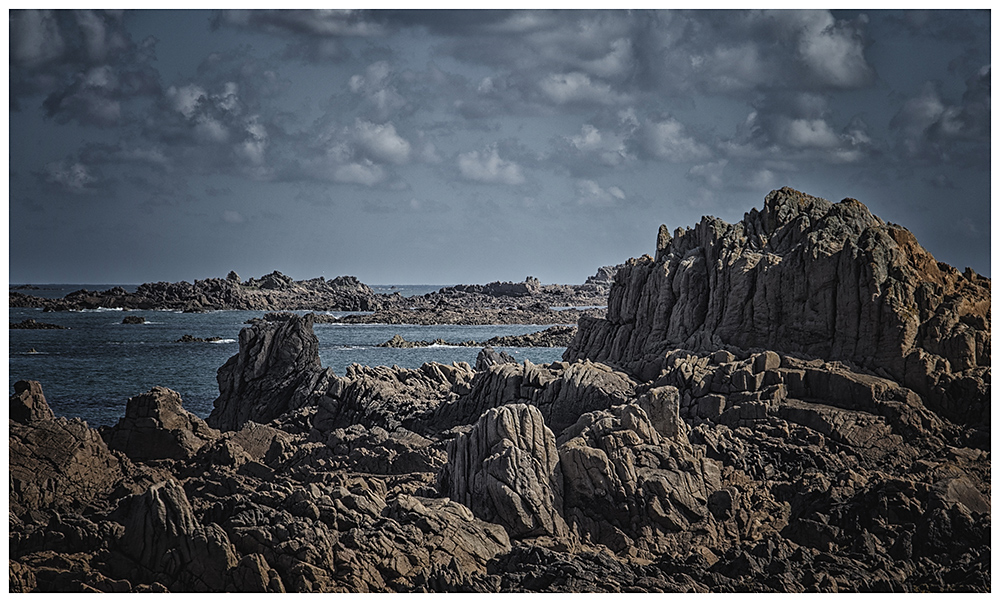 Felsen und Meer