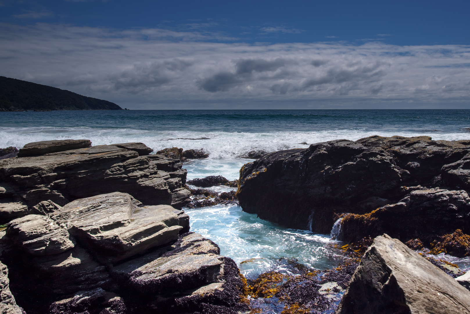 Felsen und Meer