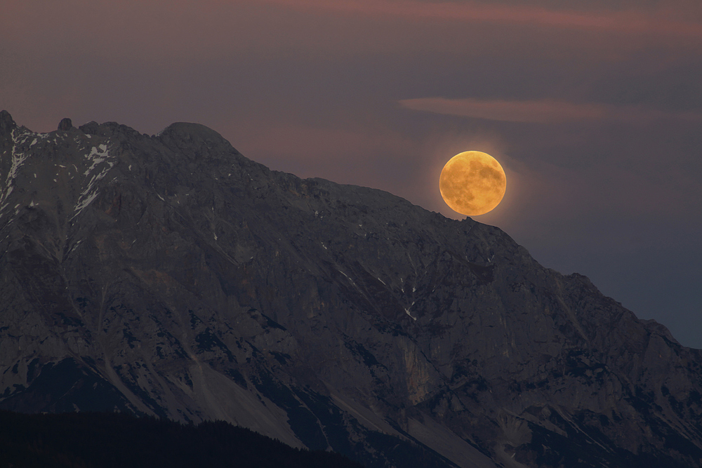 Felsenfester Vollmond