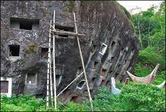 Felsengräber Bestattung der Toraja- Sulawesi- Celebes