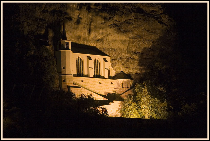 Felsenkirche bei Nacht 2