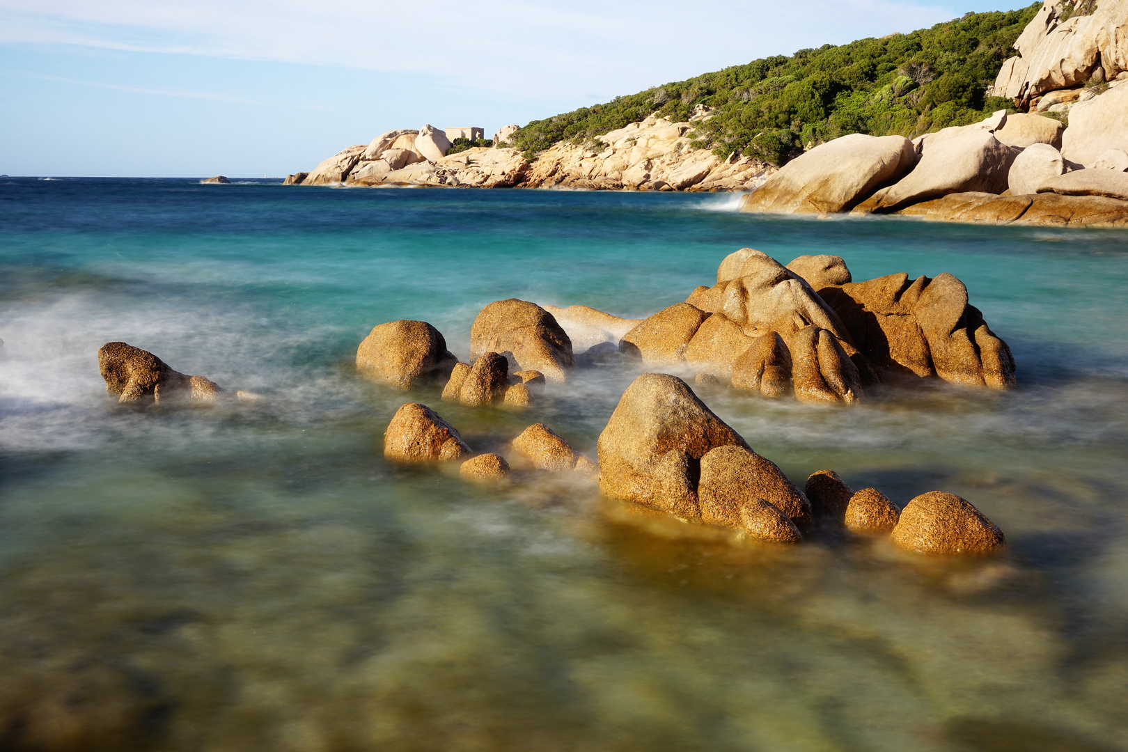 Felsenküste auf Sardinien