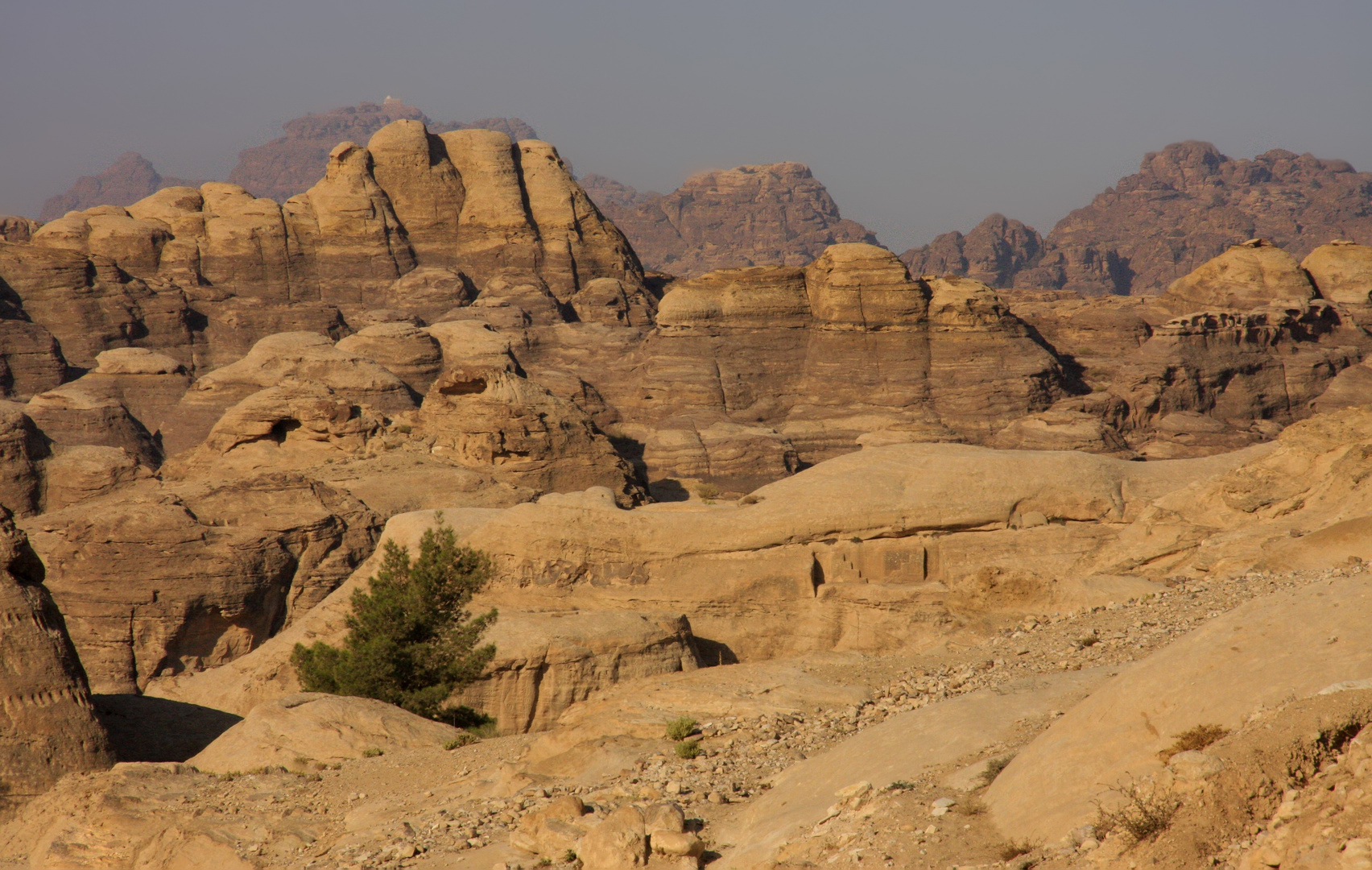 felsenlandschaft bei petra (jordanien)