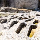 Felsgräber der Abtei Montmajour bei Arles