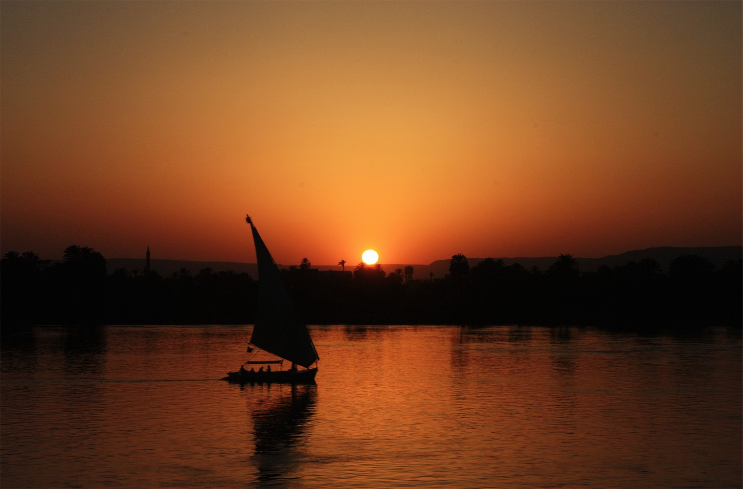 Feluke im Sonnenuntergang